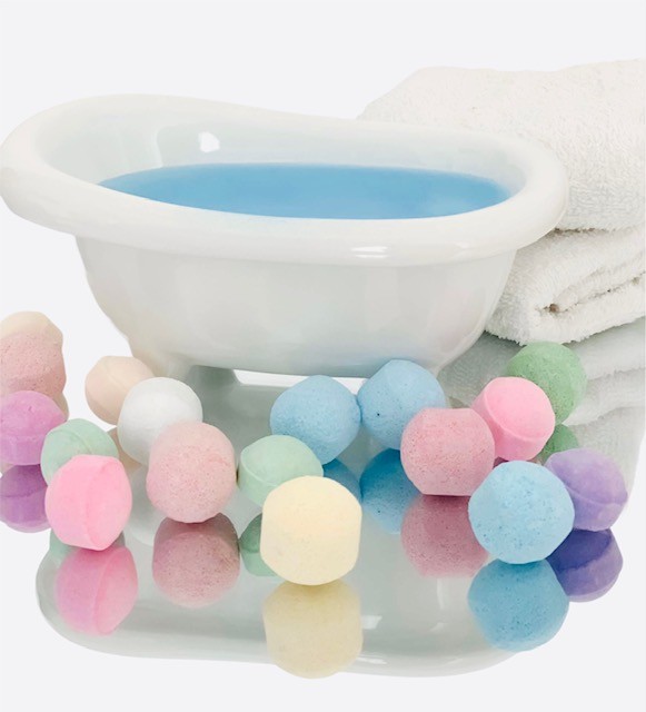 Small ceramic bathtub Color White